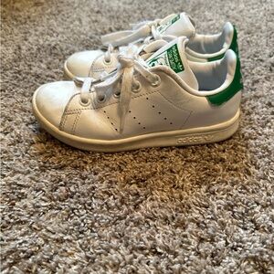Kids size 12.5 adidas stan smith shoes